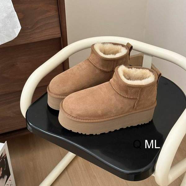 Picture of UGG Shoes _SKUUGGsz35-40ML091719764